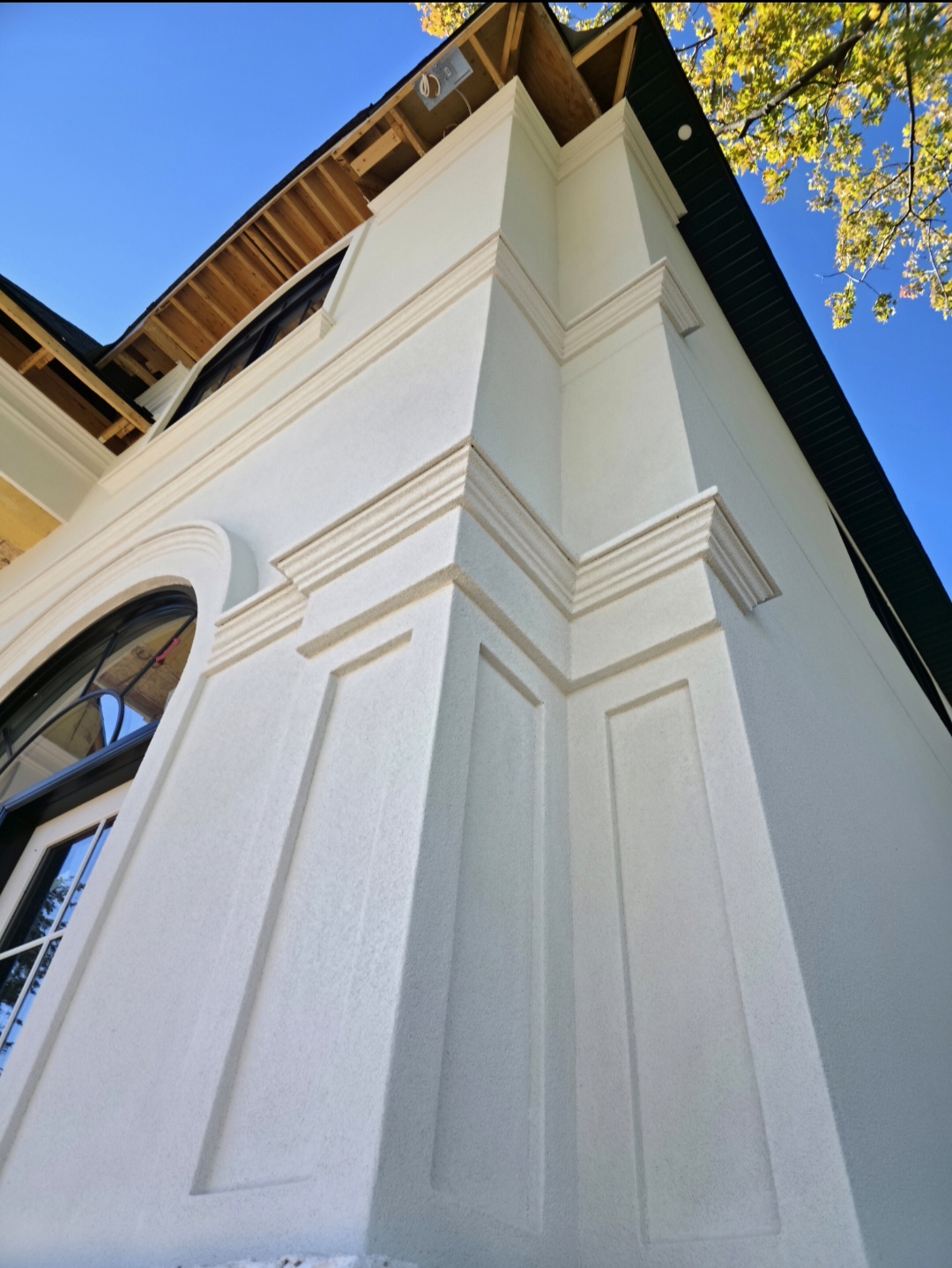 EIFS mouldings and exterior trim detail on a Sarasota County home