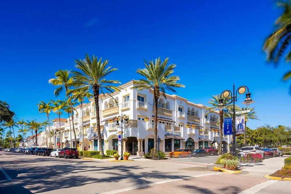 Palm-lined shopping street in Naples, Florida